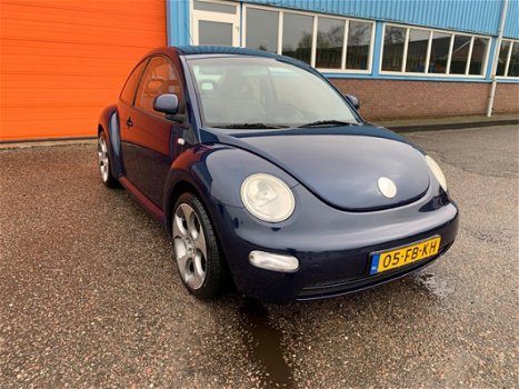 Volkswagen New Beetle - 2.0 Highline - 1