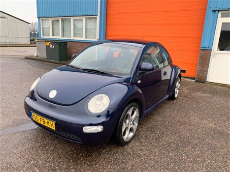 Volkswagen New Beetle - 2.0 Highline - 1