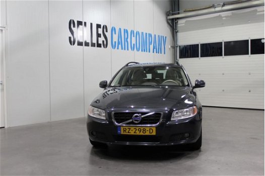 Volvo V70 - 2.0 D4 Kinetic | Leder | Navigatie | LM Velgen | Trekhaak | - 1