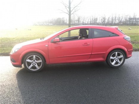 Opel Astra GTC - 150PK Cruise, Stoelverwarming, Panorama, Navigatie - 1