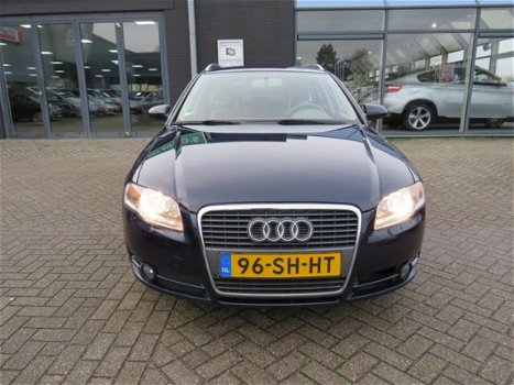 Audi A4 Avant - 1.8 Turbo Pro Line Business /AIRCO/CRUISCONTROL/TREKHAAK/NAP - 1