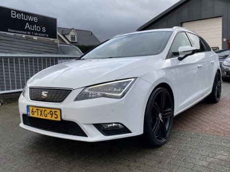 Seat Leon ST - 1.6 TDI XENON | LEER | CLIMA - 1