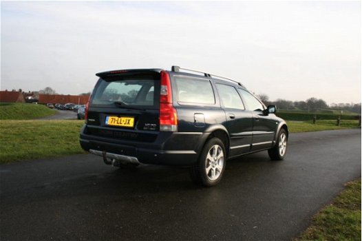 Volvo XC70 - 2.5 T Geartronic Comfort Line - 1