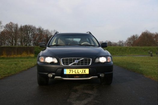 Volvo XC70 - 2.5 T Geartronic Comfort Line - 1