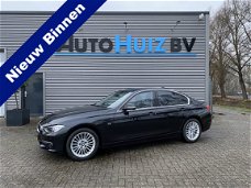 BMW 3-serie - 318D Automaat Luxury line, Leer, BI-Xenon, Navi Professional