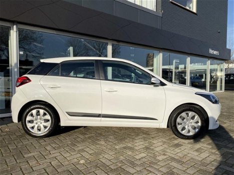 Hyundai i20 - 1.0 T-GDI i-Drive Cool | Airco | Radio-MP3 | Elektrische ramen voor | Centrale deurver - 1