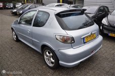 Peugeot 206 - 2.0-16V GTI