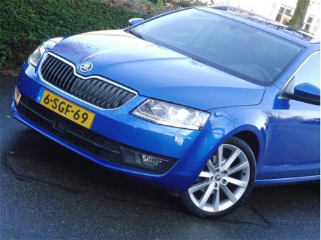 Skoda Octavia Combi - 1.2 TSI Greentech Elegance Businessline *Keyless entry*Canton Audio*18