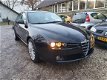 Alfa Romeo 159 - 2.2 JTS Distinctive Nieuwe APK, Winter en Zomer velgen - 1 - Thumbnail