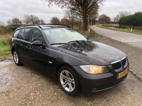 BMW 3-serie Touring - 318d Executive Nieuwe Motor - 1