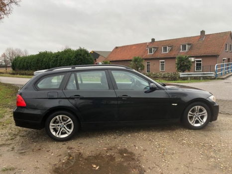 BMW 3-serie Touring - 318d Executive Nieuwe Motor - 1