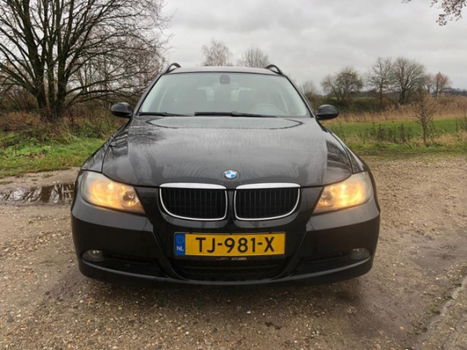 BMW 3-serie Touring - 318d Executive Nieuwe Motor - 1