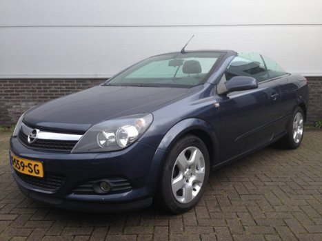 Opel Astra TwinTop - 1.6 Enjoy Airco, volledig dealeronderhouden, Distr. riem in 2019 vervangen - 1