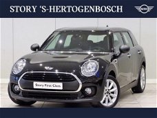 Mini Mini Clubman - One Salt Business / Navigatiesyseem / Parkeersensoren / 17 Inch / Climate Contro