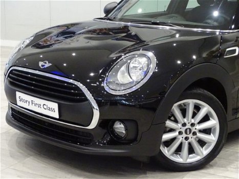 Mini Mini Clubman - One Salt Business / Navigatiesyseem / Parkeersensoren / 17 Inch / Climate Contro - 1