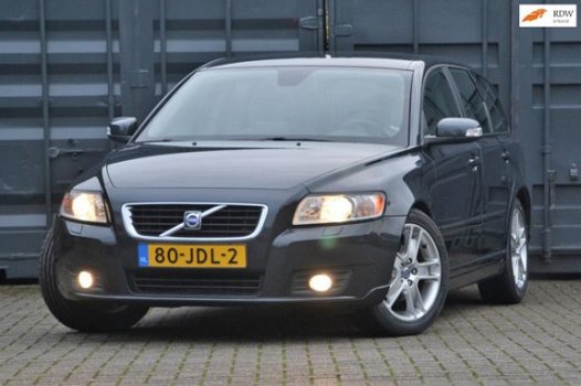 Volvo V50 - 2.0 Edition II 146PK leer navi pdc trekhaak 17inch - 1