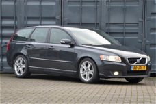 Volvo V50 - 2.0 Edition II 146PK leer navi pdc trekhaak 17inch