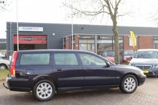 Volvo V70 - 2.4 dynamic *airco *cruise*trekhaak