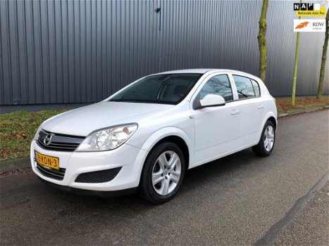 Opel Astra - 1.4 Edition PDC, Navigatie, Airco, Cruise Control, Parrot, NAP, APK - 1