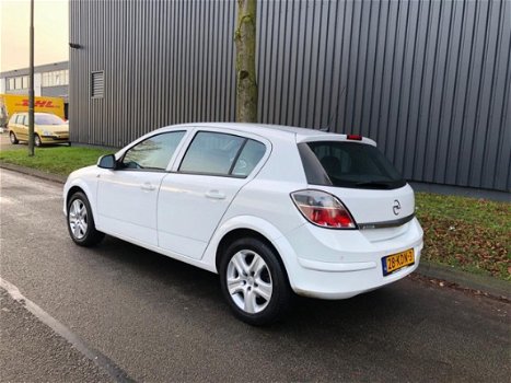 Opel Astra - 1.4 Edition PDC, Navigatie, Airco, Cruise Control, Parrot, NAP, APK - 1