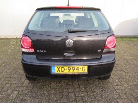 Volkswagen Polo - 1.4-16V Trendline - 1