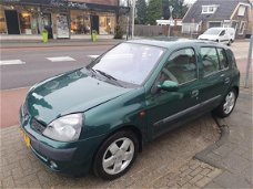 Renault Clio - 1.4 16V Privilege