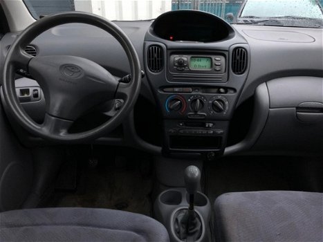 Toyota Yaris Verso - 1.3-16V VVT-i Luna NIEUWE APK - 1