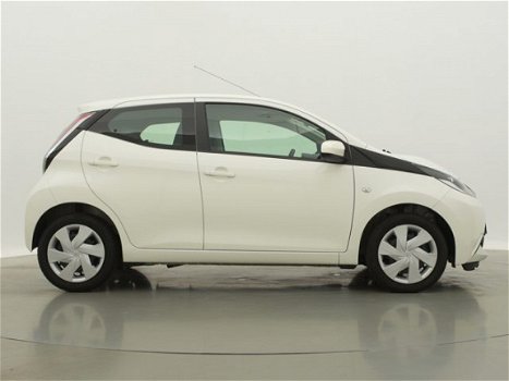 Toyota Aygo - 1.0 VVT-i x-play PP12474 | Automaat | 5drs | Airco | LED | Camera | Radio | Bluetooth - 1