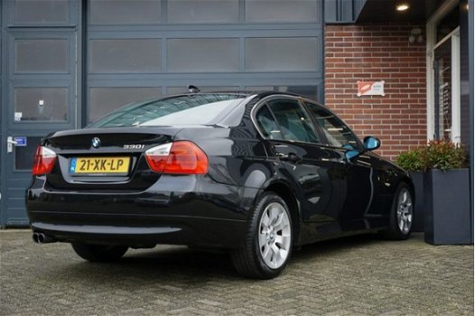 BMW 3-serie - 330 330i High Executive | NL-AUTO | GR.NAVI | 285PK | AUTOMAAT - 1