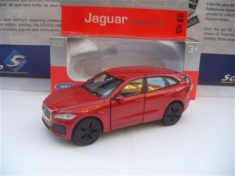 Welly 1/34 Jaguar F Pace Rood - 1