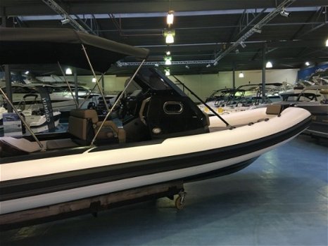 Brig Eagle 8 NIEUW met Mercury Verado 300 pro xs - 7