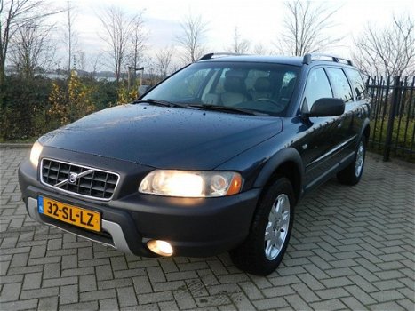 Volvo XC70 - 2.5 T Kinetic AWD 154KW LEER NAVIGATIE - 1