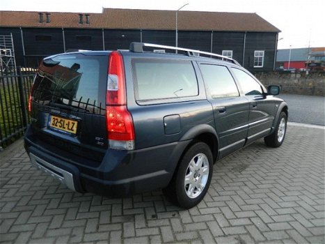 Volvo XC70 - 2.5 T Kinetic AWD 154KW LEER NAVIGATIE - 1