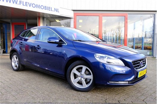 Volvo V40 - 2.0 D2 Ocean Race Xenon/Leder/Navi/Pano/Enz - 1