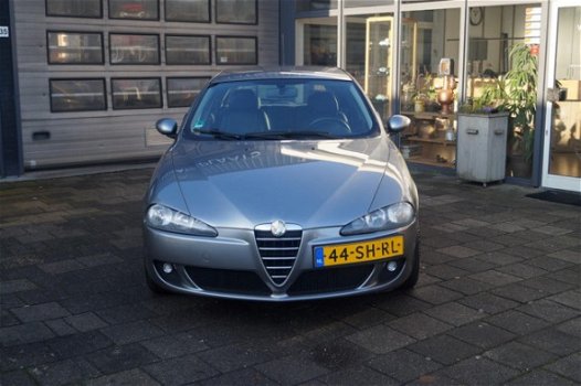 Alfa Romeo 147 - 1.6 T.Spark Progression / Clima / Cruise / Leer / 1e EIG - 1