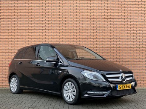 Mercedes-Benz B-klasse - 180 CDI Ambition | Navigatie | Stoelverwarming | Trekhaak | Xenon | LED | P - 1