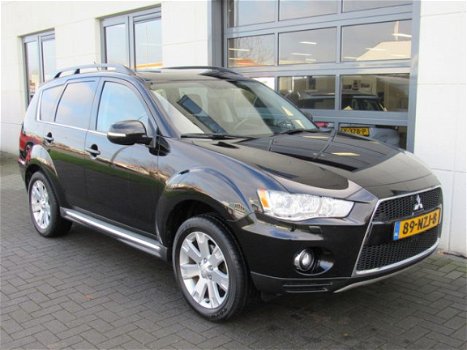 Mitsubishi Outlander - 2.4 Instyle 4WD Automaat 7-pers. Dealer onderhouden Navi Trekhaak NL Auto NAP - 1