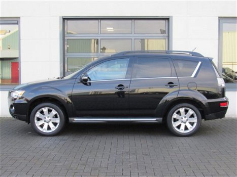 Mitsubishi Outlander - 2.4 Instyle 4WD Automaat 7-pers. Dealer onderhouden Navi Trekhaak NL Auto NAP - 1