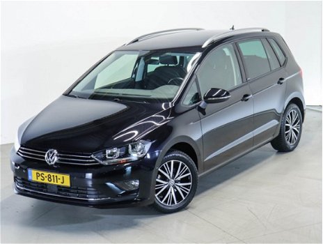 Volkswagen Golf Sportsvan - Allstar | Navigatie | Stoelverwarming | Trekhaak | Parkeersensoren | 1.2 - 1