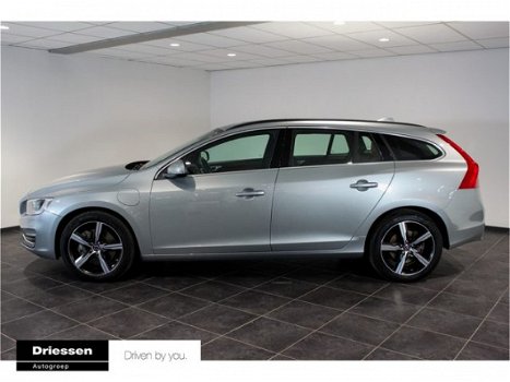 Volvo V60 - 2.4 D6 Twin Engine R-Design (Schuifkanteldak - Elektrisch bedienbare stoelen) - 1