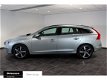 Volvo V60 - 2.4 D6 Twin Engine R-Design (Schuifkanteldak - Elektrisch bedienbare stoelen) - 1 - Thumbnail