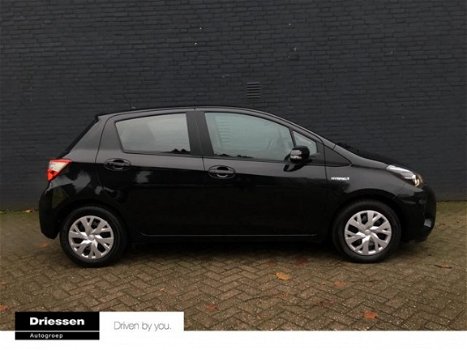 Toyota Yaris - 1.5 Hybrid Active (Navigatiesysteem - Parkeerhulpcamera - Cruise Control) - 1