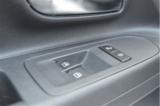 Volkswagen Up! - 1.0 move up BlueMotion Airco | Navigatie | El. ramen | NAP - 1