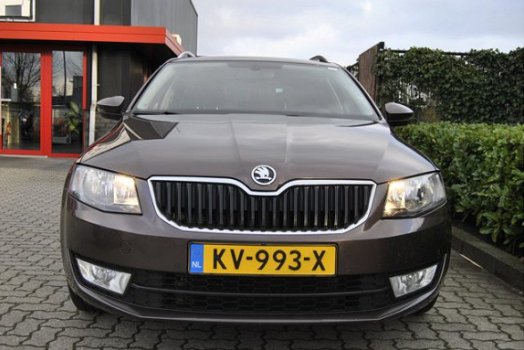 Skoda Octavia Combi - 1.6 TDI Groot navi, clima, pdv V/A, dsg, cruise, lmv - 1