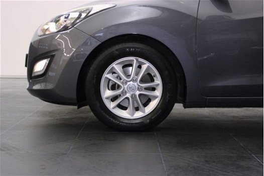Hyundai i30 - 1.6 GDi Comfort Automaat | Trekhaak | Navigatie | Camera | Cruise & Climate Control | - 1