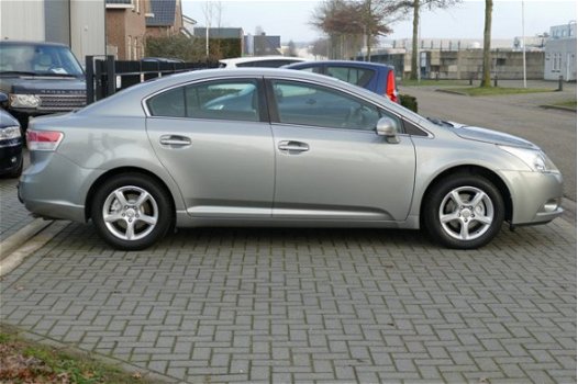 Toyota Avensis - 1.8 147PK VVTi Dynamic ORG NL 2-Eig Trekhaak, Clima, Cruise, Park Sensors, LM Velge - 1