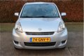 Daihatsu Sirion 2 - 1.0-12V Premium NETTE EN GOEDE AUTO - 1 - Thumbnail