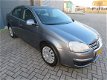 Volkswagen Jetta - 1.6 FSI Comfortline verkeerd in nieuw staat - 1 - Thumbnail