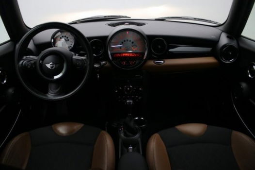 Mini Mini Cooper - 1.6 Business Line 122PK Aut. AIRCO / LEER / BLUETOOTH - 1