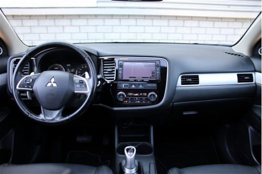 Mitsubishi Outlander - 2.0 PHEV Instyle Automaat Prijs Exclusief BTW = €16.479, - 1